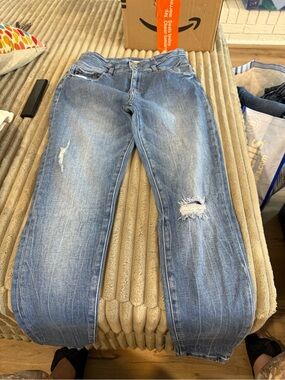 KanCan Distressed Light Blue Ankle Jeans